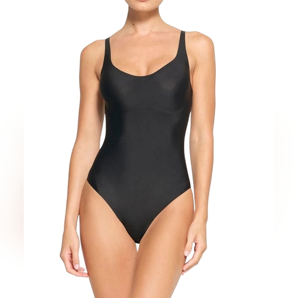 SKIMS Other - SKIMS Foundation Bodysuit